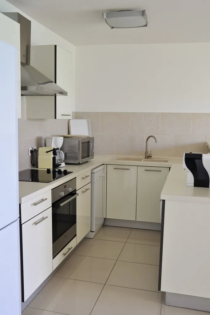 7. H¦tel Bleu Emeraude Residence Grand Case One Bedroom Apartment Ocean View Kitchen 7