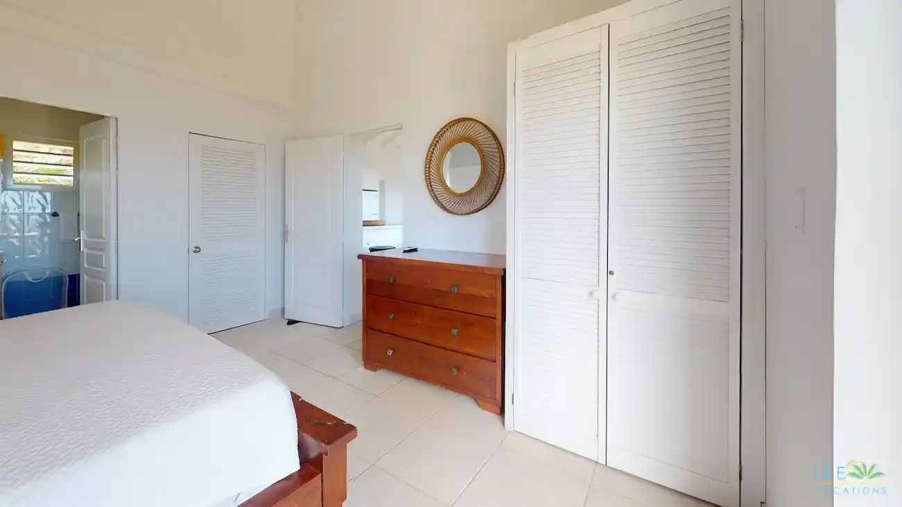 Clam Shell Drive Bedroom1 9 11zon 9 11zon