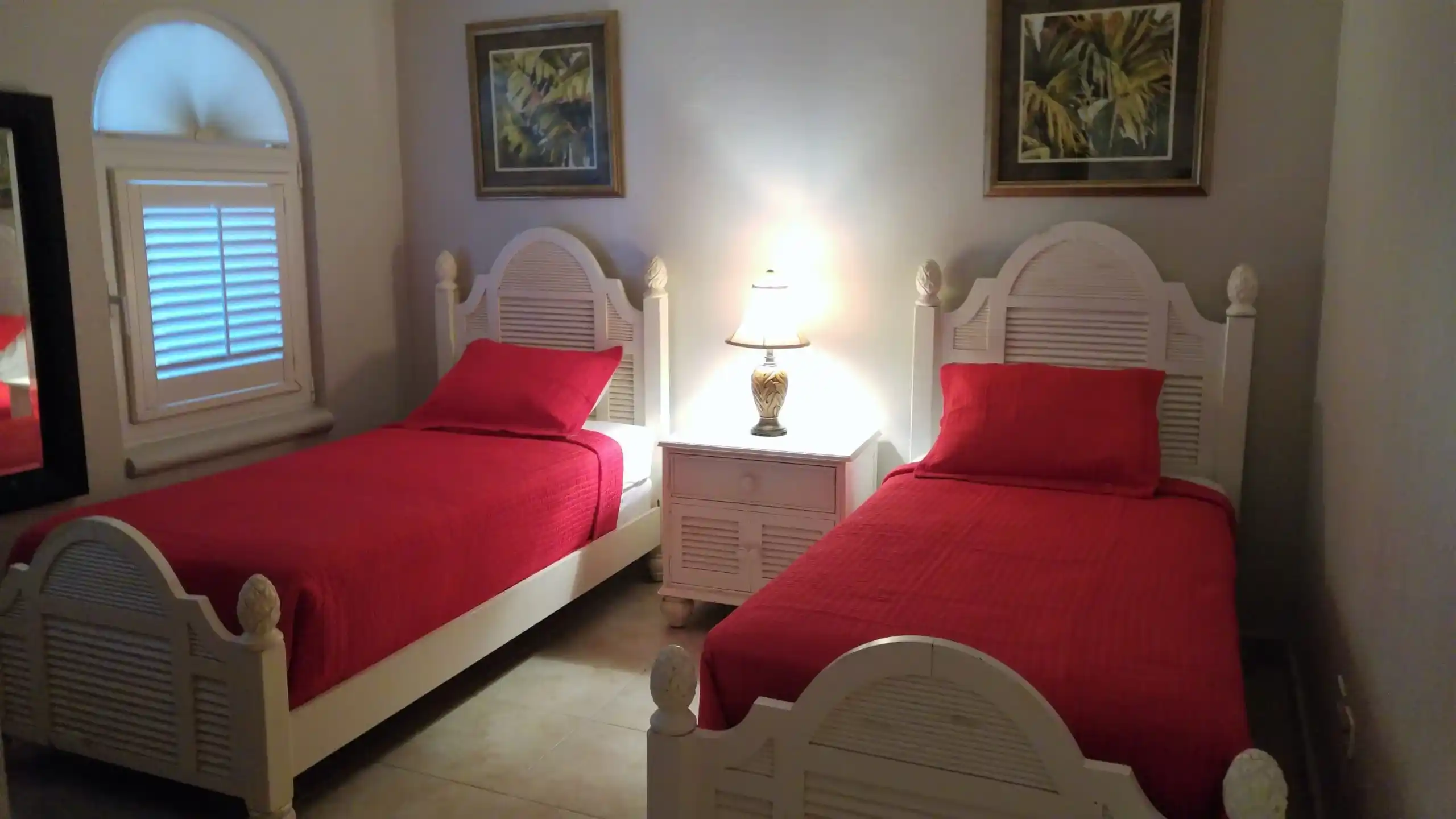 High Res Twin Beds Bedroom Scaled 14 11zon 14 11zon