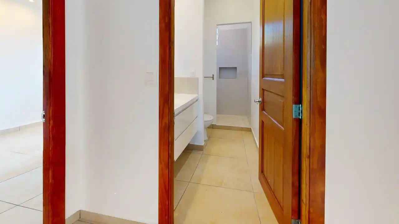 Mahoe Dr Plumeria 10 Bathroom 1 12 11zon