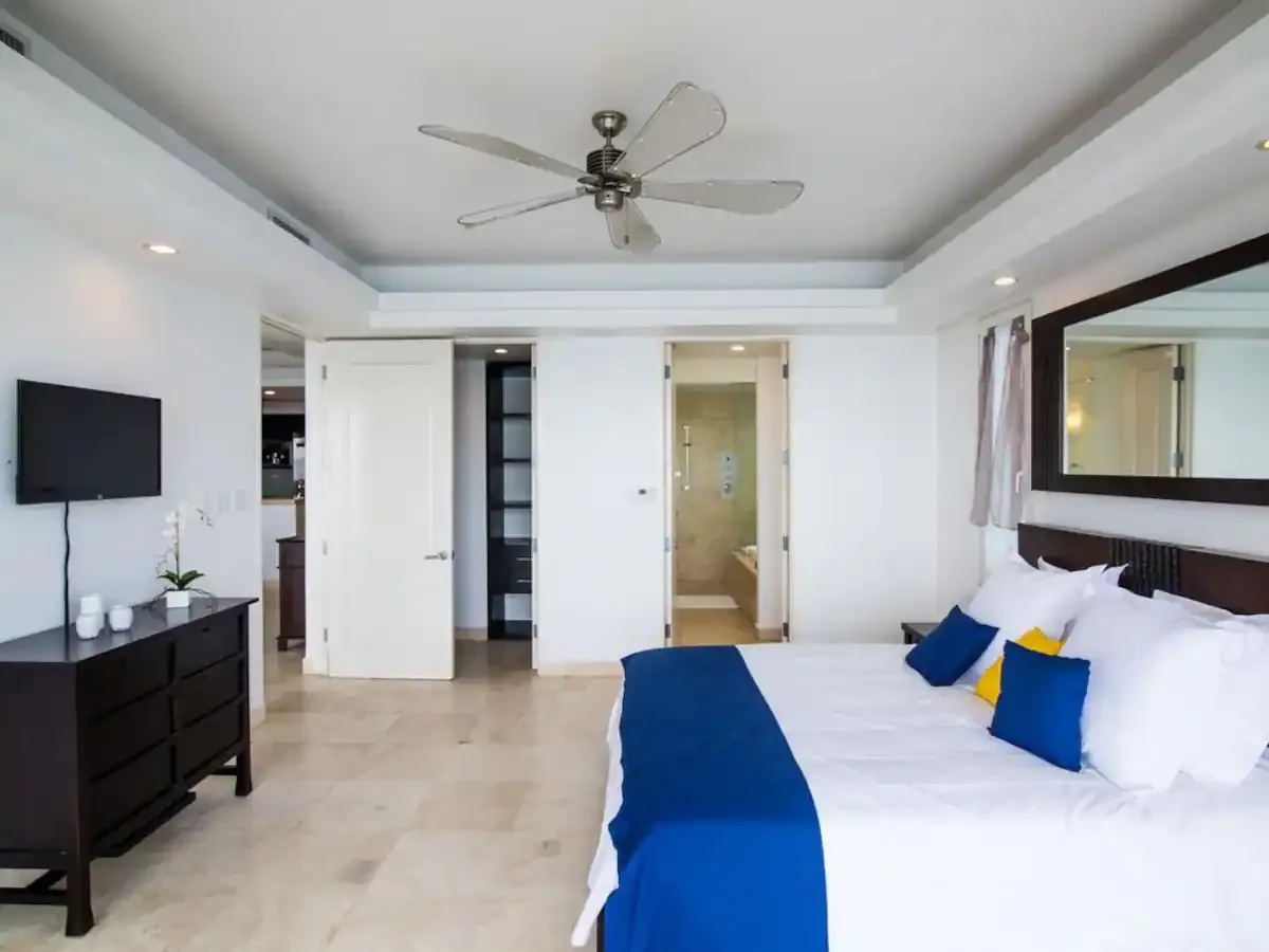 For Sale 2 Bedroom 2.5 Bath Ocean Front Condo St. Maarten Simpson Bay 8 10 11zon