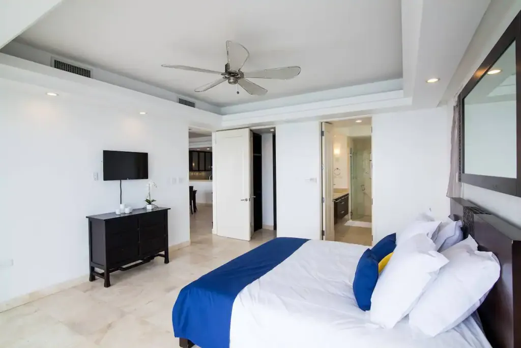 For Sale 2 Bedroom 2.5 Bath Ocean Front Condo St. Maarten Simpson Bay 8 11 11zon