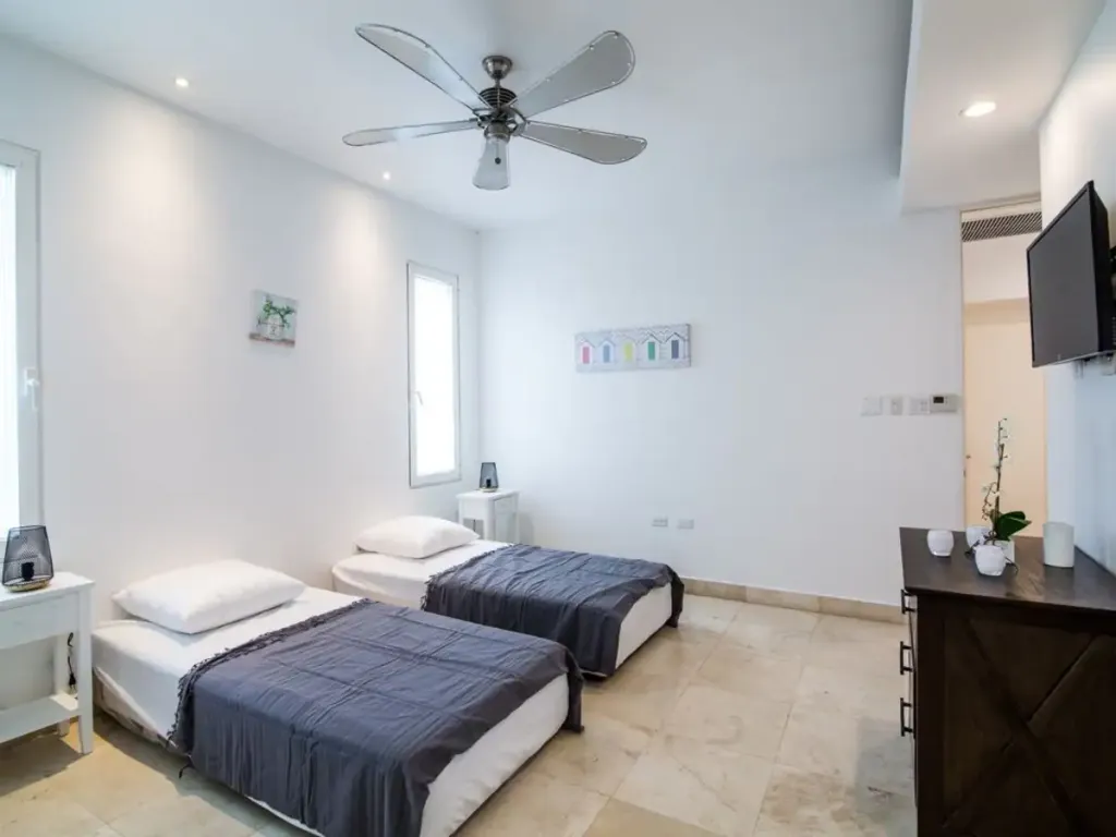 For Sale 2 Bedroom 2.5 Bath Ocean Front Condo St. Maarten Simpson Bay 9 12 11zon