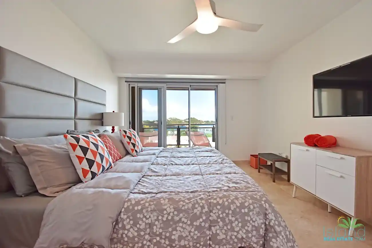 For Sale 2 Bedroom Beach Front Condo Sint Maarten Cupecoy 11 12 11zon 12 11zon