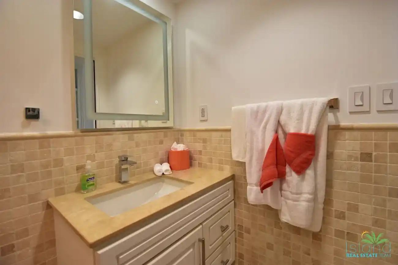 For Sale 2 Bedroom Beach Front Condo Sint Maarten Cupecoy 18 19 11zon 19 11zon