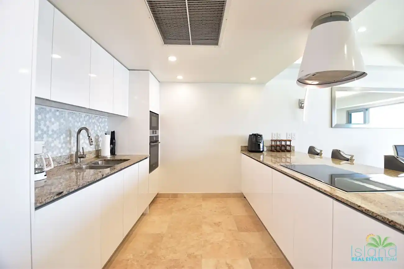 For Sale 2 Bedroom Beach Front Condo Sint Maarten Cupecoy 8 9 11zon 9 11zon